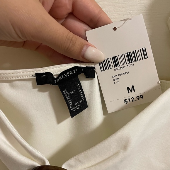 Forever 21 vintage looking crop top - Picture 2 of 2